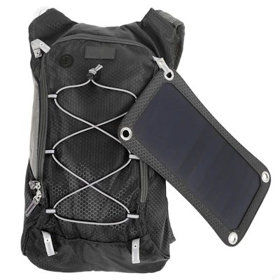 Рюкзак укомплектован емкостью для воды и солнечной панелью